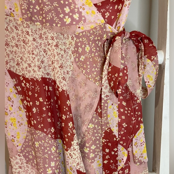 Francesca’s Raegane Floral Wrap Dress - Picture 4 of 5